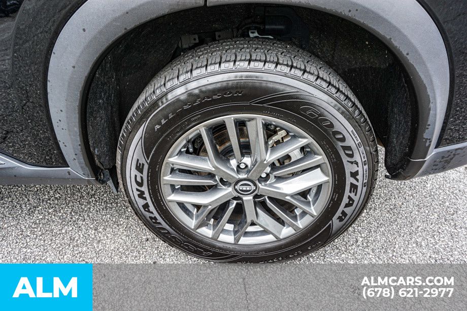 Used 2024 Black Nissan S image 17