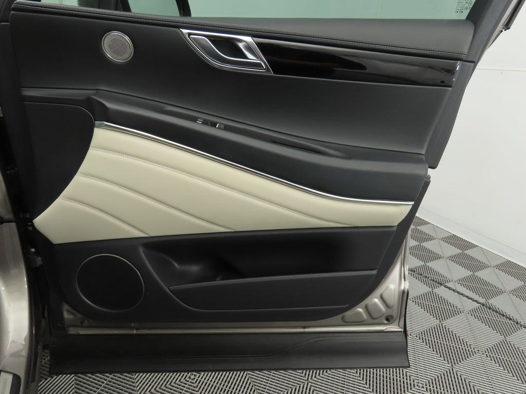 Thumbnail: 2021 Genesis GV80 - 25