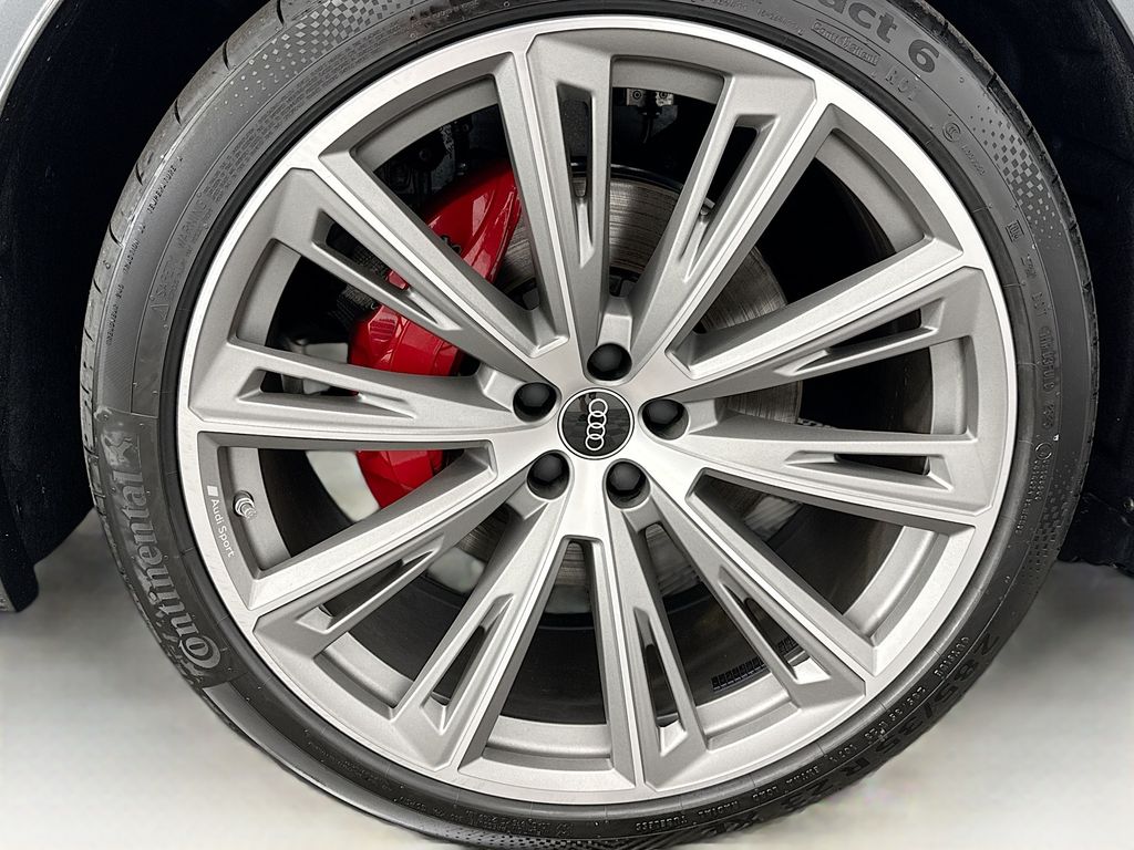 Thumbnail: 2026 Audi Q8 - 31