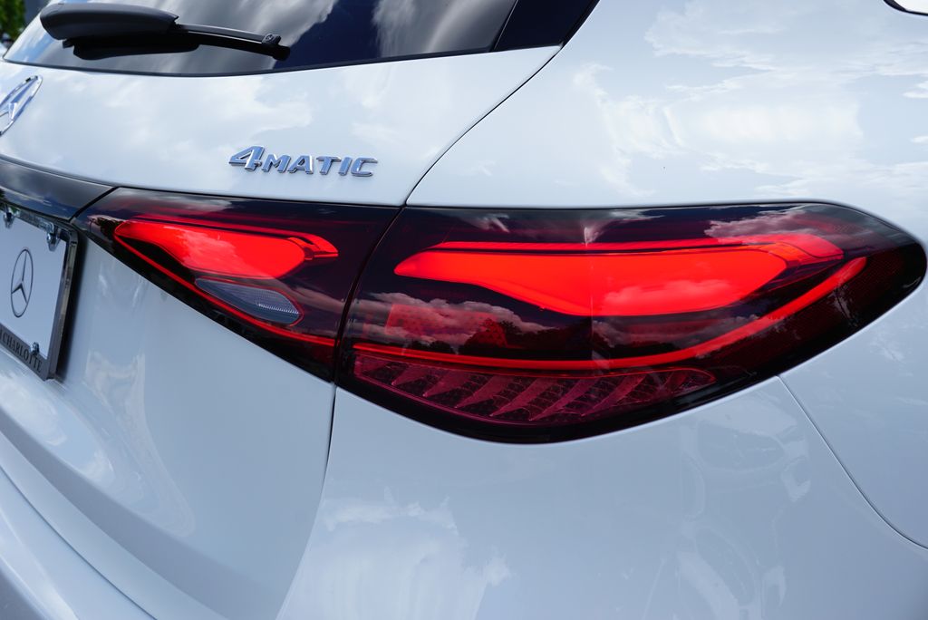 Thumbnail: 2025 Mercedes-Benz GLC - 16