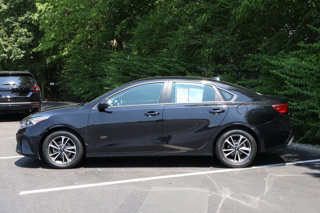 Thumbnail: 2024 Kia Forte - 4