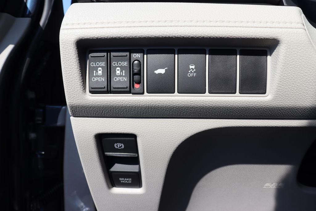 Thumbnail: 2026 Honda Odyssey - 30