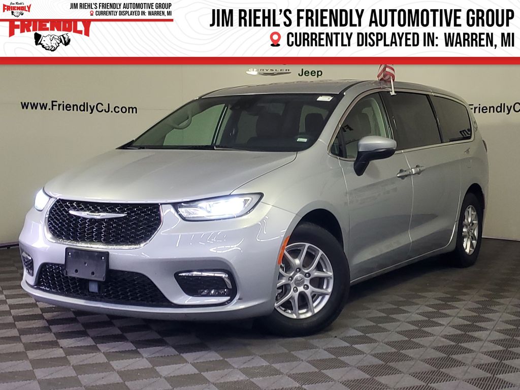 Silver Mist Clearcoat 2023 Chrysler Pacifica Minivan Front-Wheel Drive 9-Speed Automatic
