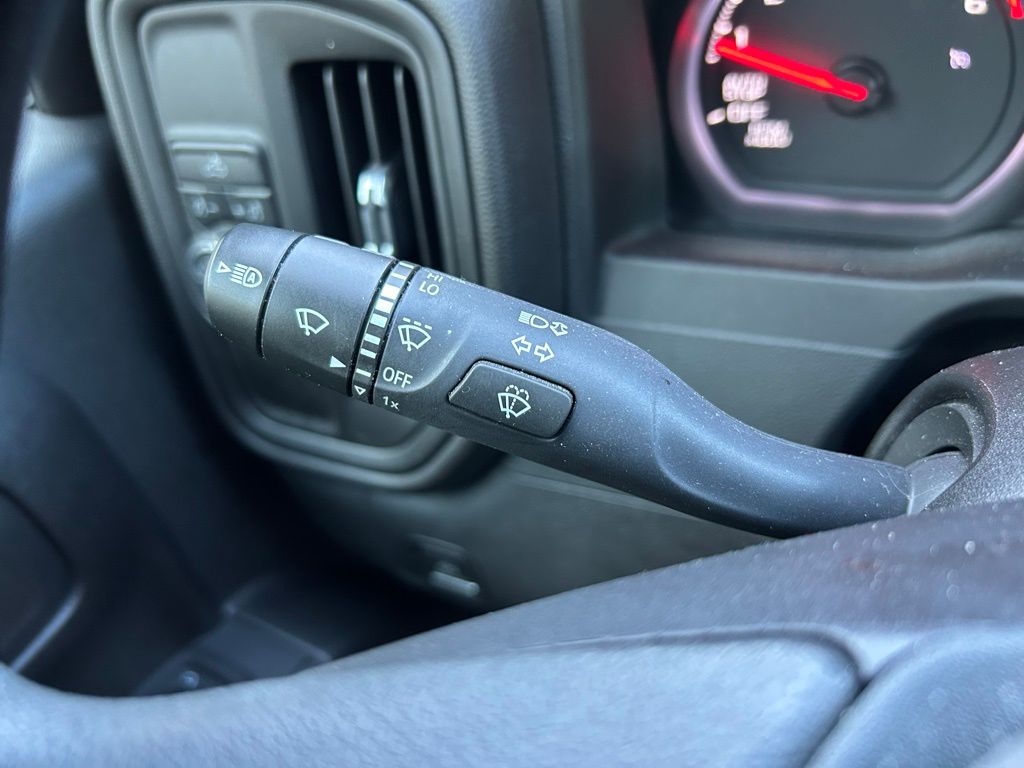 2024 Chevrolet Silverado 1500 Custom 18
