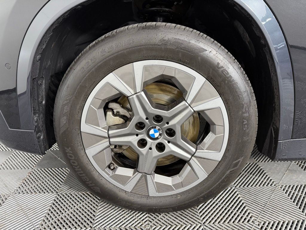 2025 BMW X1 xDrive28i 9