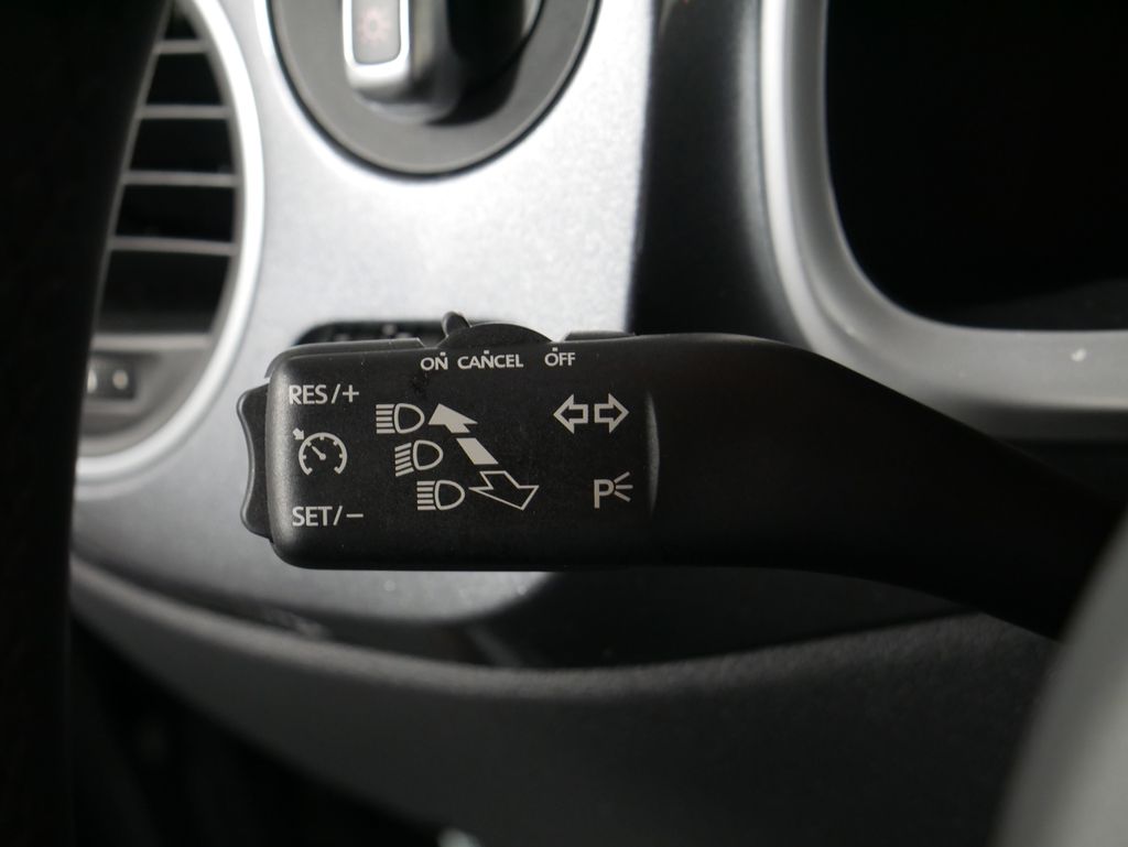 Thumbnail: 2019 Volkswagen Beetle - 13