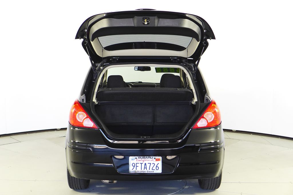 Thumbnail: 2012 Nissan Versa - 10