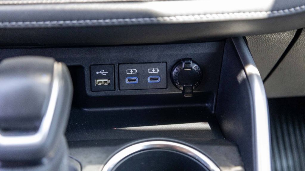 Used 2022 Toyota Highlander XLE 4D Sport Utility