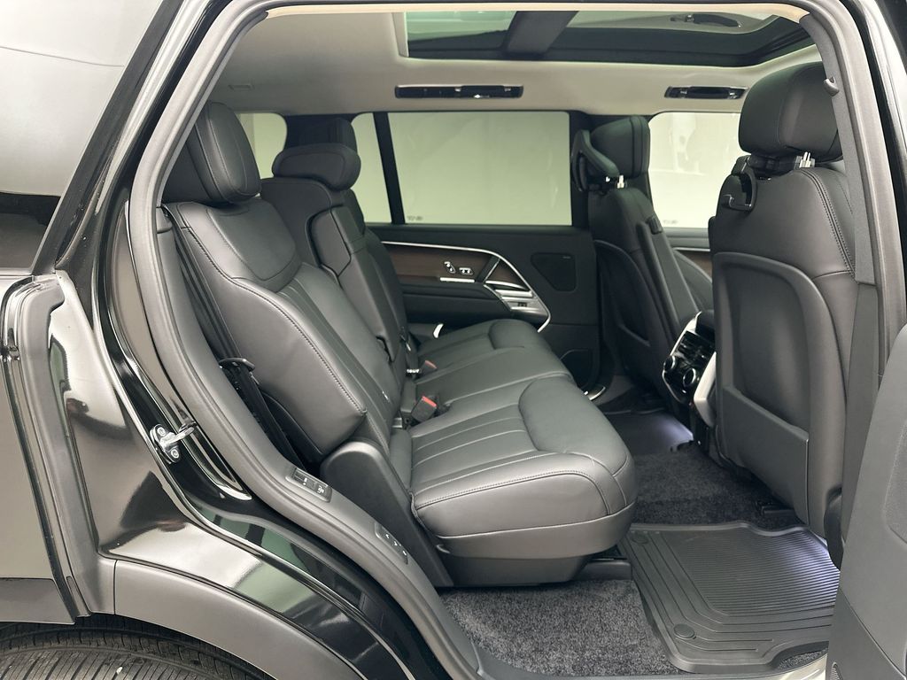 Thumbnail: 2026 Land Rover Range Rover - 7