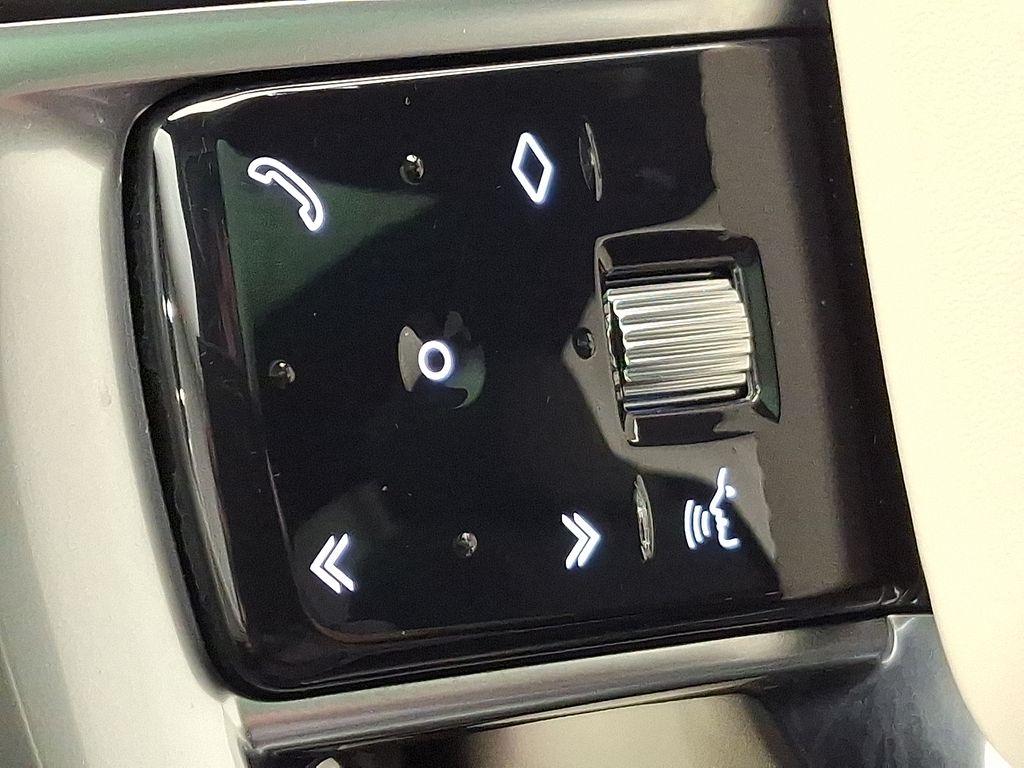 2023 Land Rover Range Rover SE 24