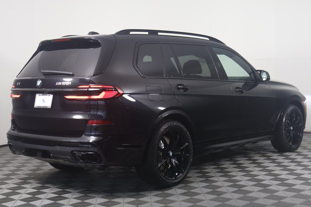 2025 BMW X7 M60i 2