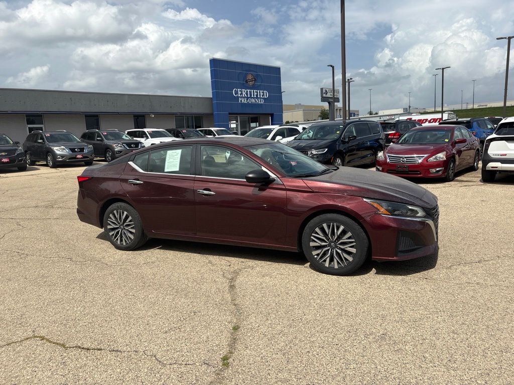 Garnet Pearl Metallic 2025 Nissan Altima Sedan Front-Wheel Drive Continuously Variable Transmission