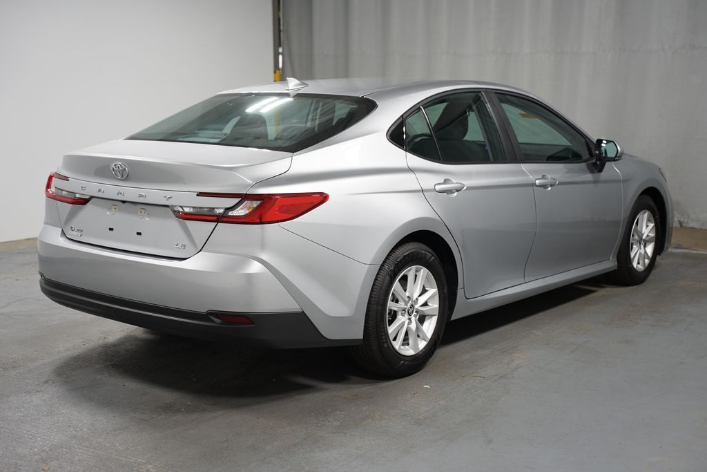 2025 Toyota Camry LE 8