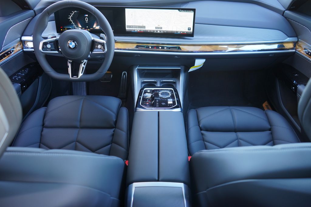 2025 BMW 7 Series 740i 13