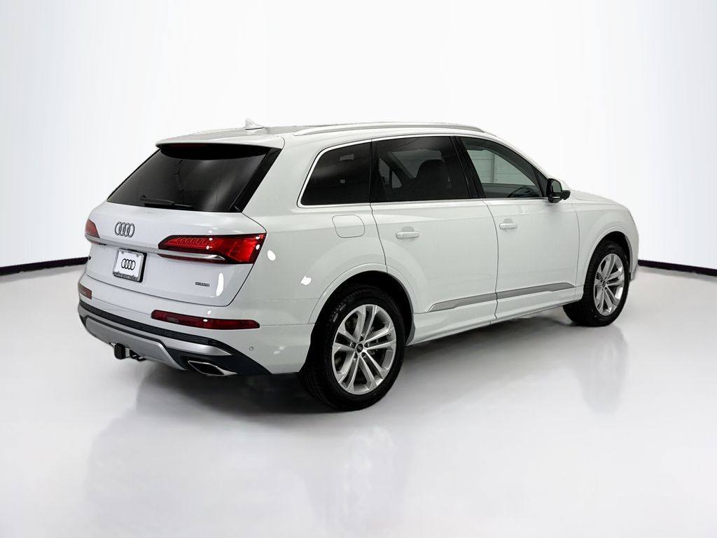 Thumbnail: 2026 Audi Q7 - 5