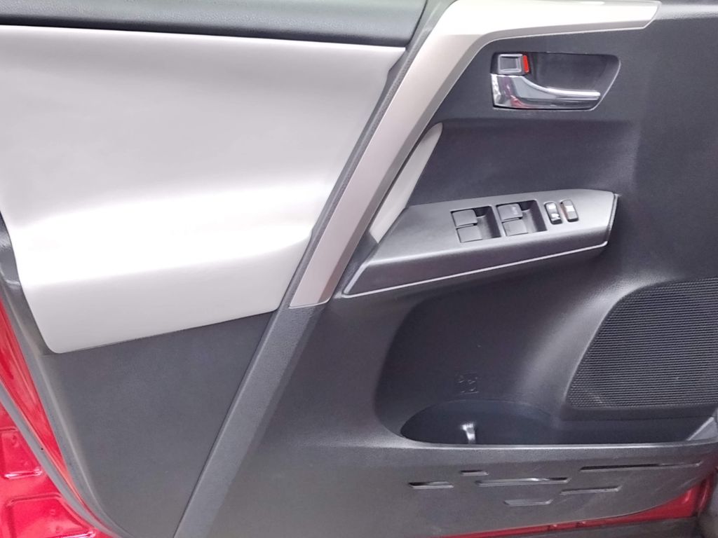 2018 Toyota RAV4 Hybrid XLE