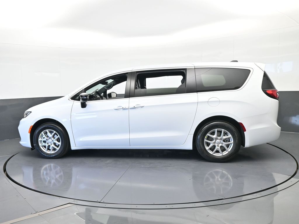 New 2026 Bright White Clearcoat Chrysler Select image 3