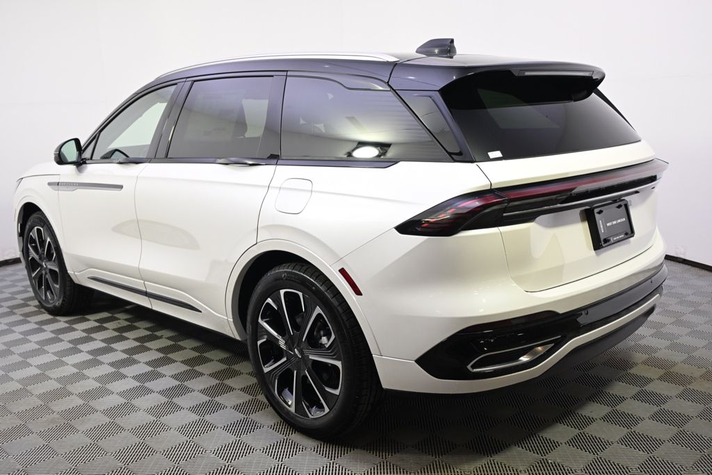 New 2026 White Lincoln Reserve image 3