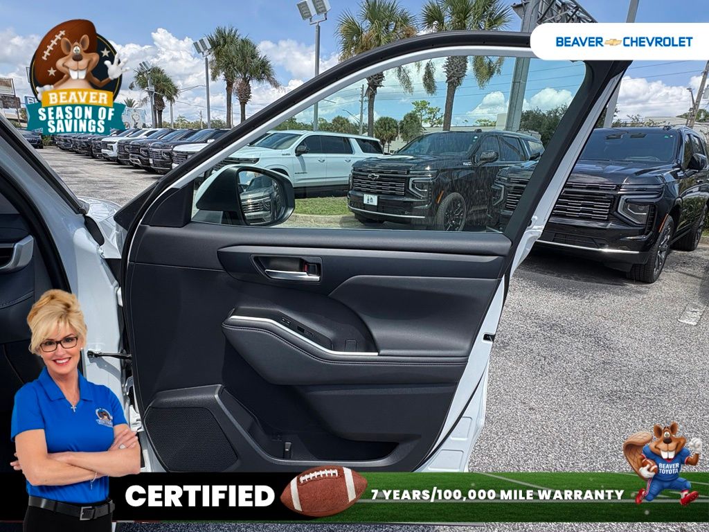 Used 2025 Toyota Highlander Hybrid SUV