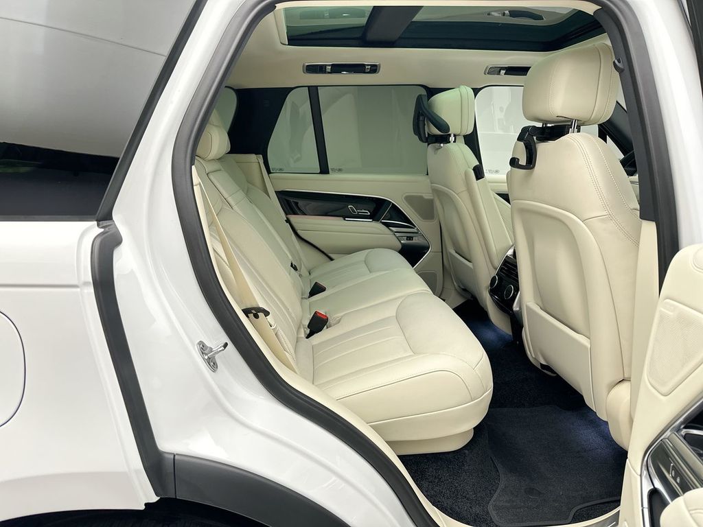 Thumbnail: 2025 Land Rover Range Rover - 6