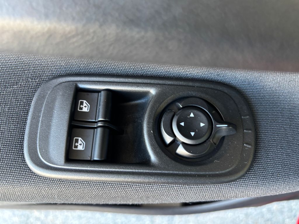 Thumbnail: 2024 Fiat 500e - 24