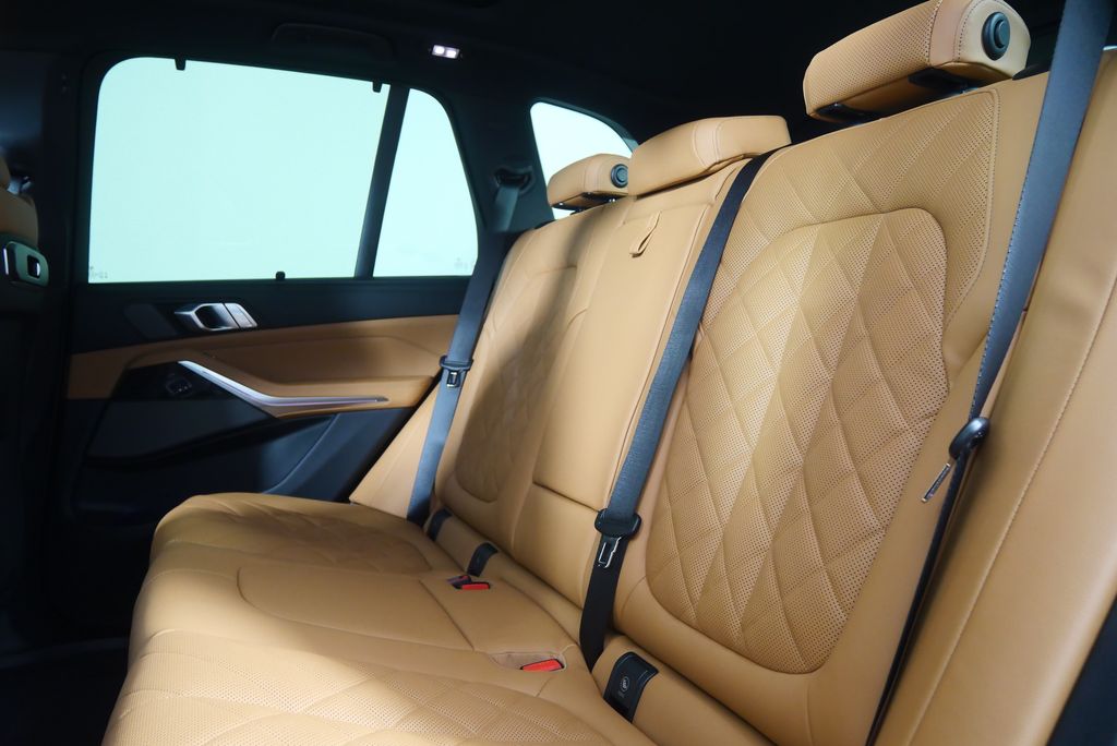 Thumbnail: 2026 BMW X5 - 16