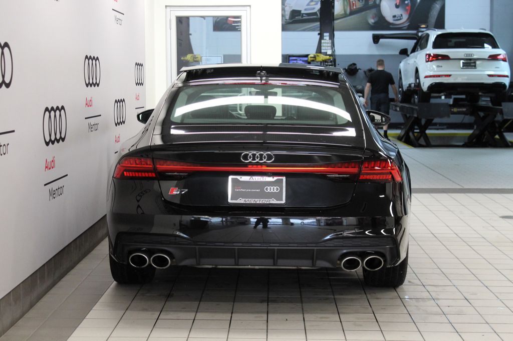 Thumbnail: 2022 Audi S7 - 5