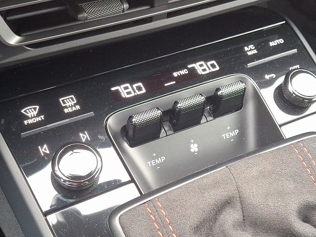 Thumbnail: 2022 Porsche 911 - 14