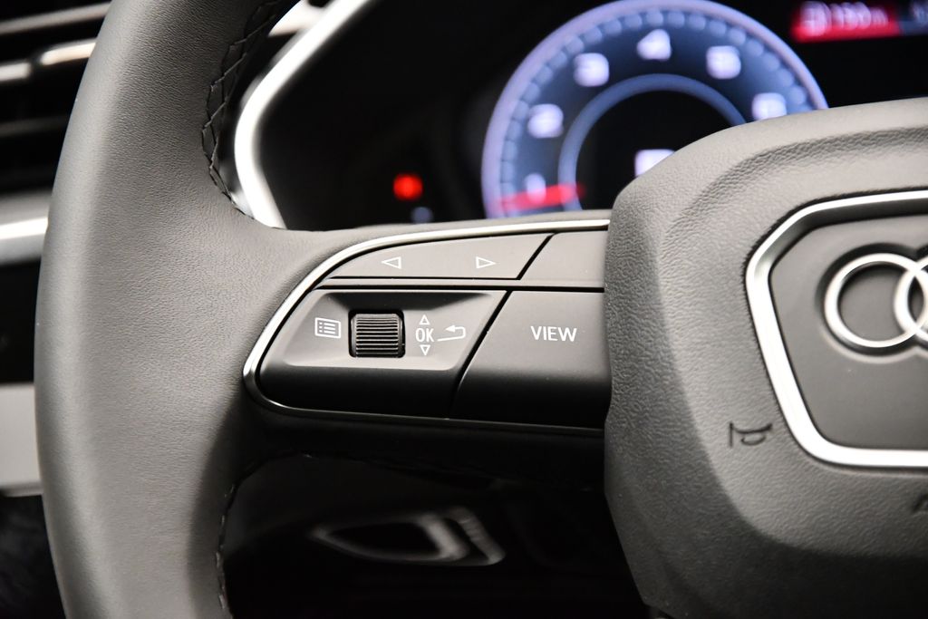 Thumbnail: 2024 Audi Q3 - 24