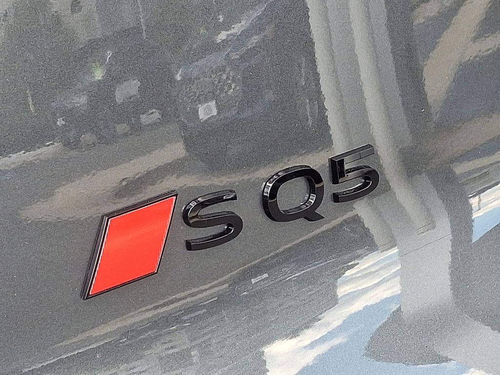 Thumbnail: 2025 Audi SQ5 - 22
