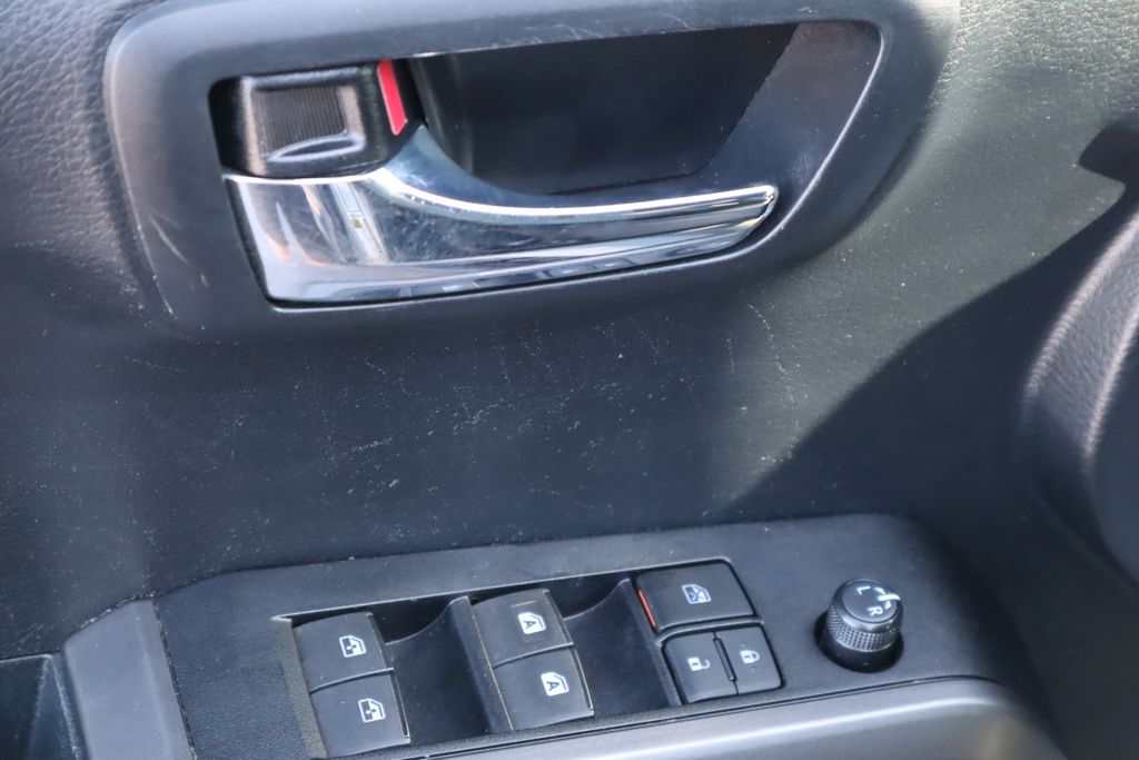 Thumbnail: 2019 Toyota Tacoma - 22