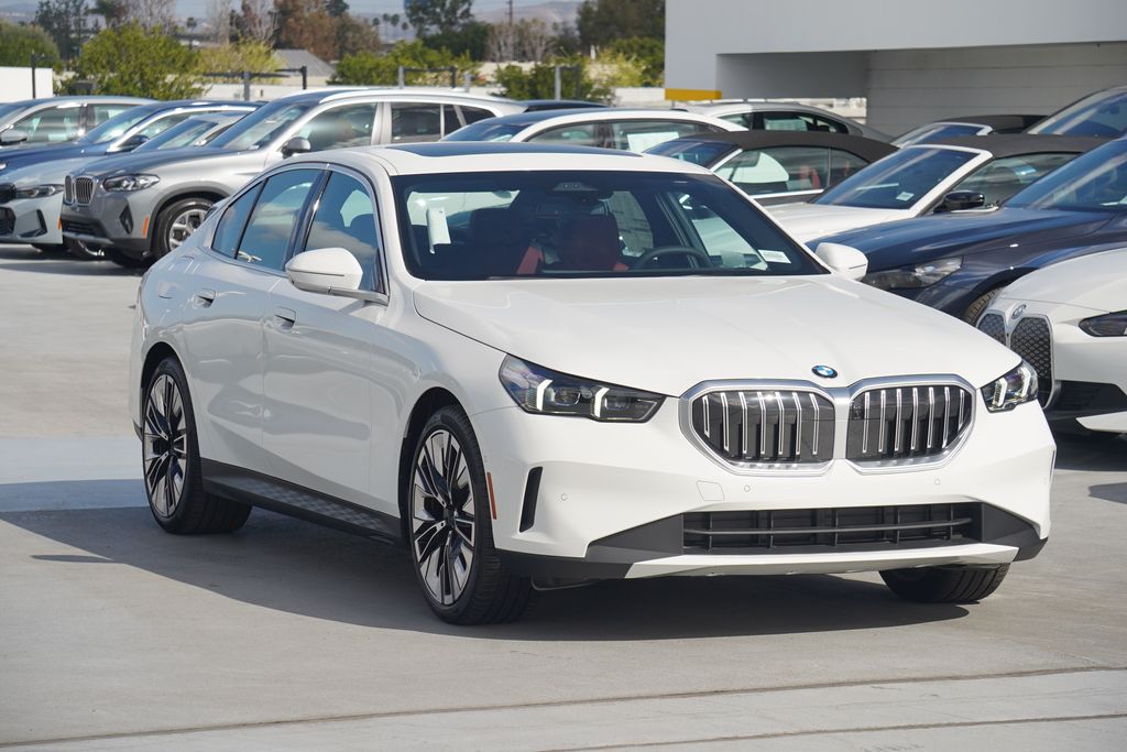 Thumbnail: 2025 BMW 5 Series - 3
