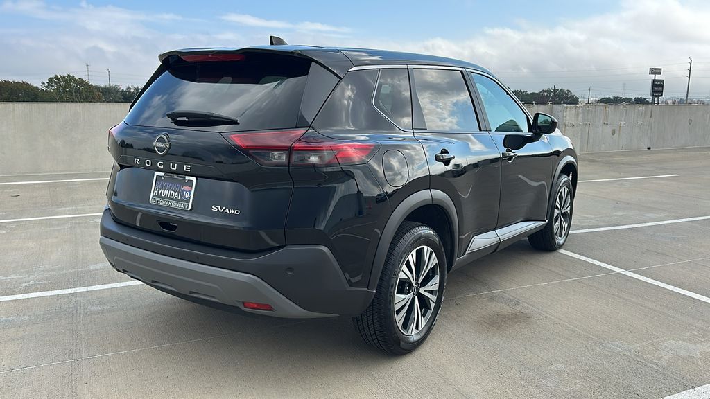 2023 Nissan Rogue SV - 11
