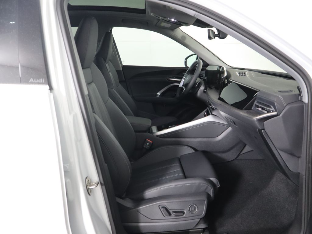 Thumbnail: 2025 Audi Q5 - 22