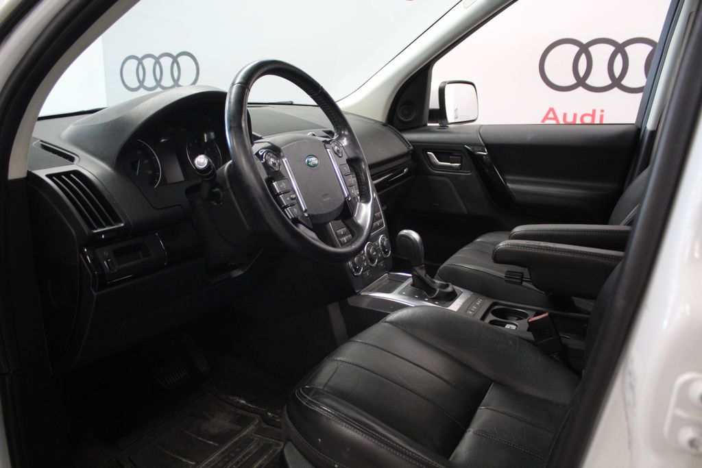 Thumbnail: 2014 Land Rover LR2 - 10