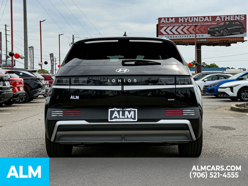 Used 2025 Abyss Black Hyundai SEL image 5