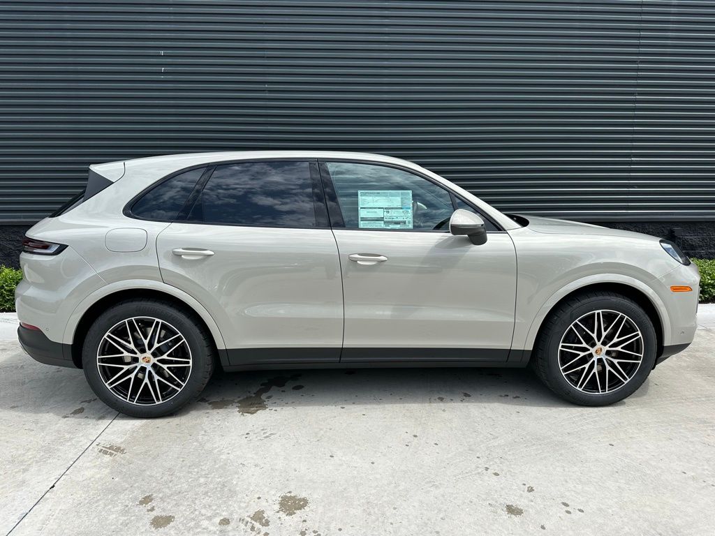 Thumbnail: 2025 Porsche Cayenne - 8