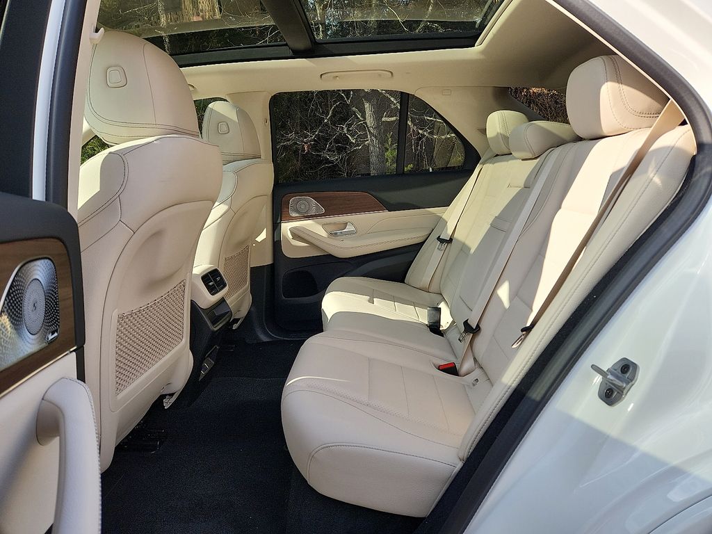 Thumbnail: 2026 Mercedes-Benz GLE - 6