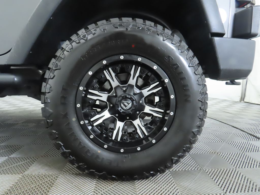 Thumbnail: 2017 Jeep Wrangler - 30