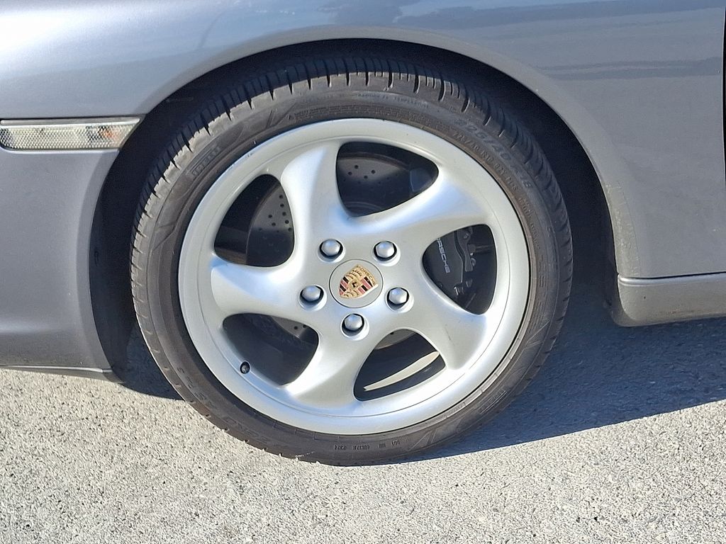 Thumbnail: 2003 Porsche 911 - 10