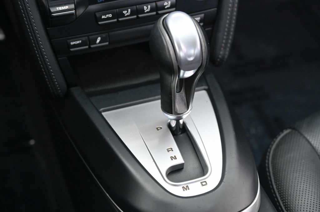 Thumbnail: 2009 Porsche 911 - 29
