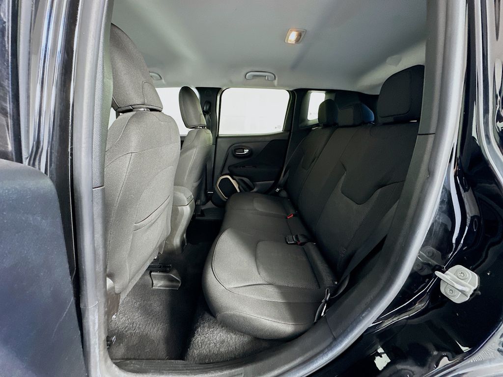 Thumbnail: 2016 Jeep Renegade - 23