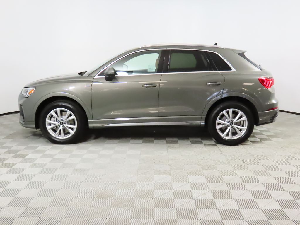 Thumbnail: 2025 Audi Q3 - 2