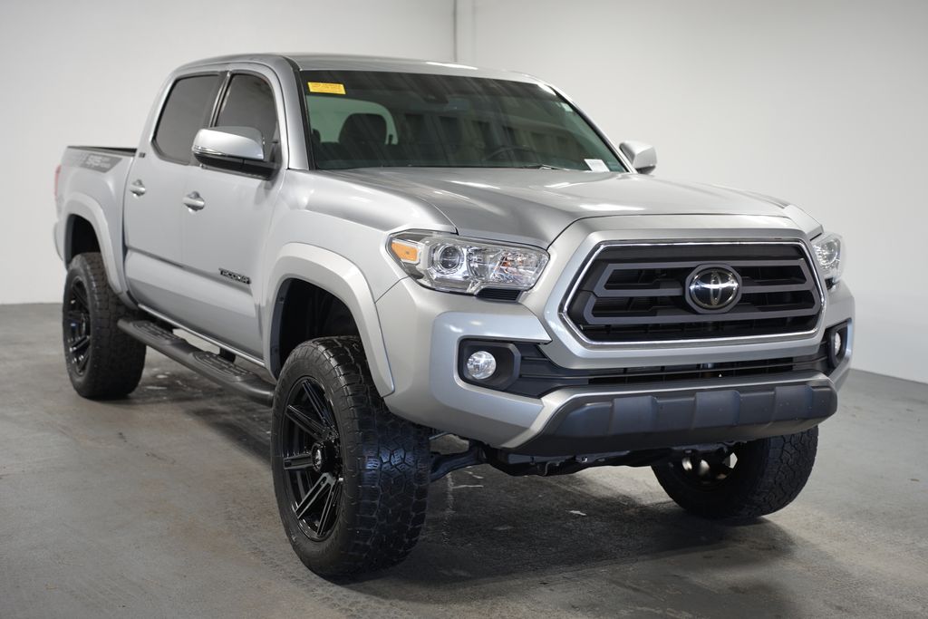 2022 Toyota Tacoma SR5 3