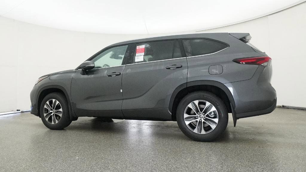 Thumbnail: 2025 Toyota Highlander - 23