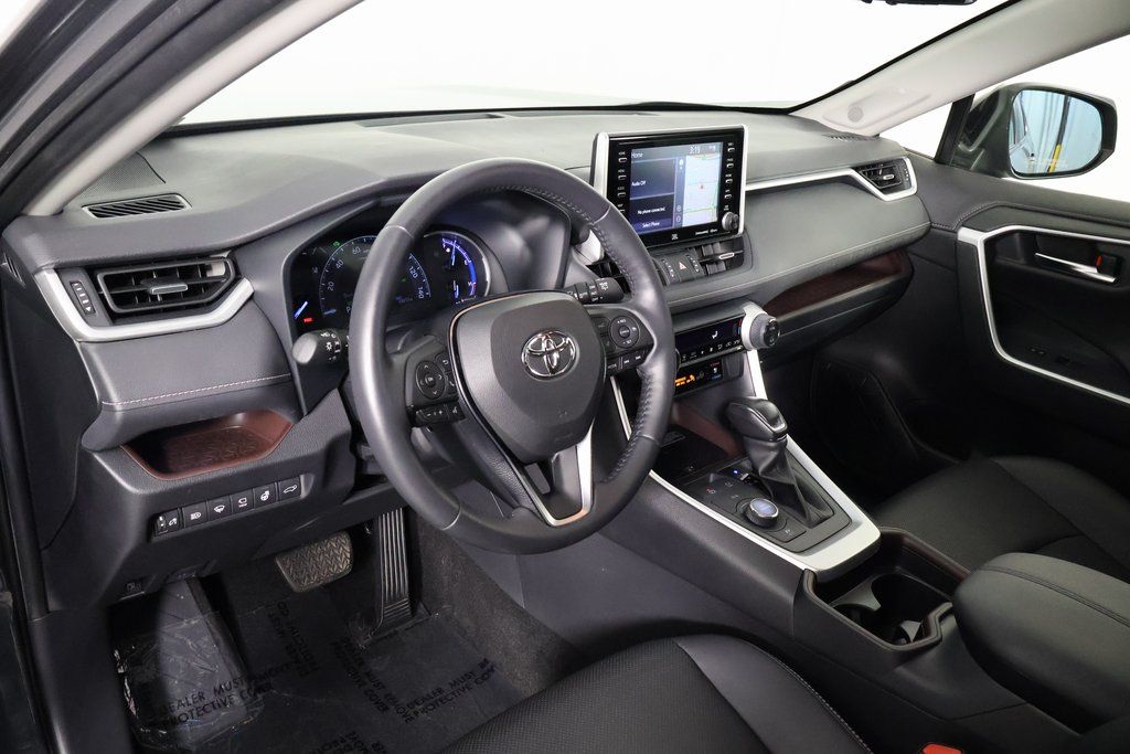 Thumbnail: 2020 Toyota RAV4 - 7