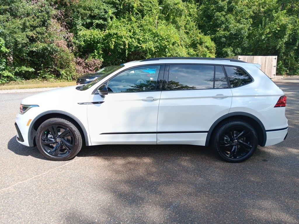 2024 Volkswagen Tiguan 2.0T SE R-Line Black 2