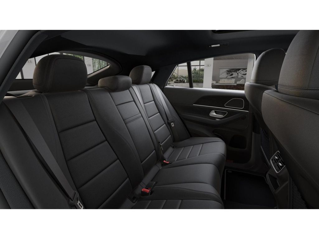 Thumbnail: 2026 Mercedes-Benz GLE - 5