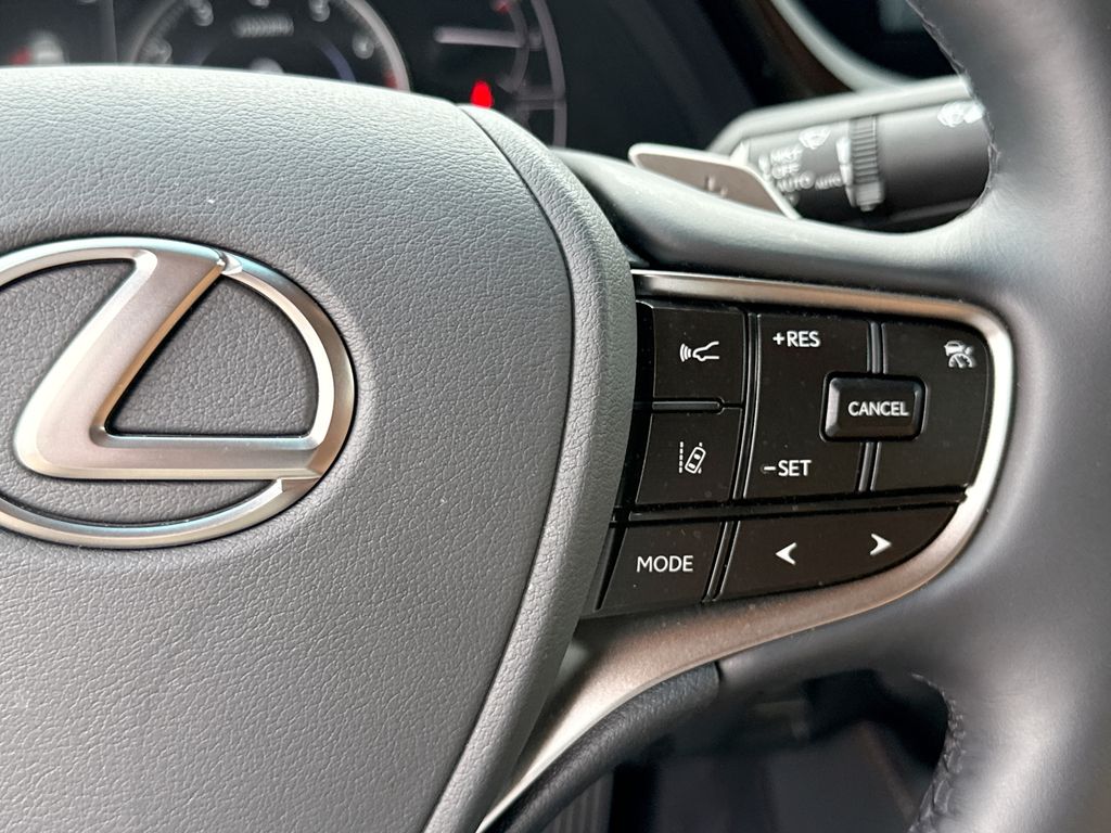 Thumbnail: 2025 Lexus ES - 27