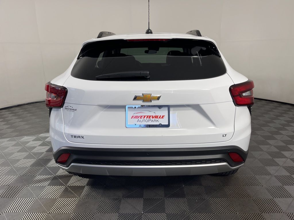 Thumbnail: 2026 Chevrolet Trax - 4